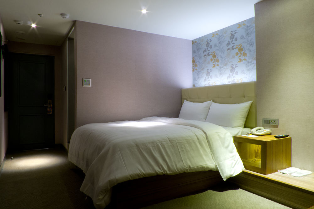 Urtrip Hotel Đài Bắc Ngoại thất bức ảnh